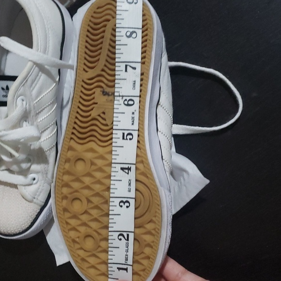 Adidas shoes - Picture 9 of 10